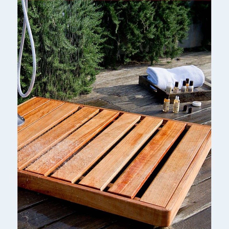 Piatto doccia in legno da esterno Okumè Piatto doccia in legno da esterno Okumè