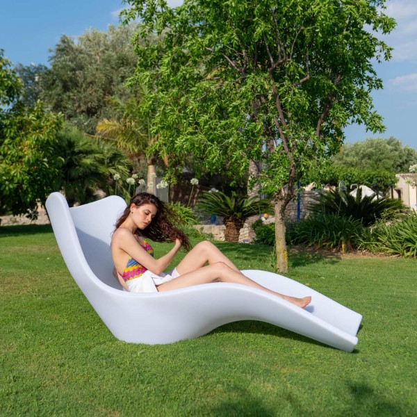 Lettino prendisole CHAISE LONGUE in polietilene CASSIOPEA